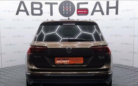 Volkswagen Tiguan II, 2017 год, 2 460 000 рублей, 5 фотография