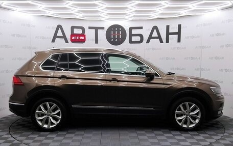 Volkswagen Tiguan II, 2017 год, 2 460 000 рублей, 6 фотография