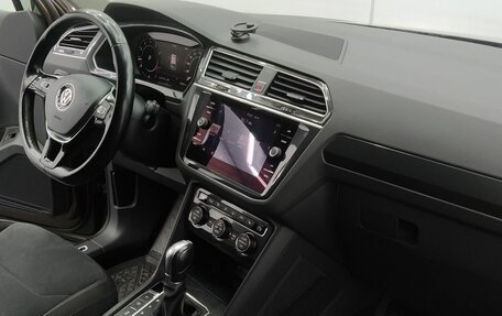 Volkswagen Tiguan II, 2017 год, 2 460 000 рублей, 21 фотография