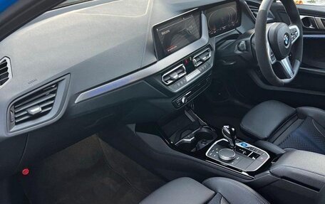 BMW 1 серия, 2022 год, 1 730 000 рублей, 6 фотография