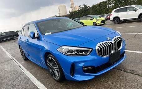 BMW 1 серия, 2022 год, 1 730 000 рублей, 1 фотография