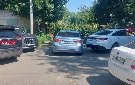 Hyundai Elantra V, 2011 год, 600 000 рублей, 3 фотография