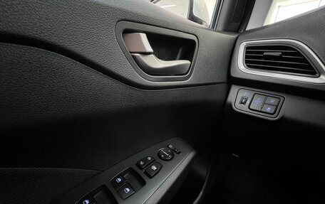 Hyundai Solaris II рестайлинг, 2018 год, 1 295 000 рублей, 23 фотография