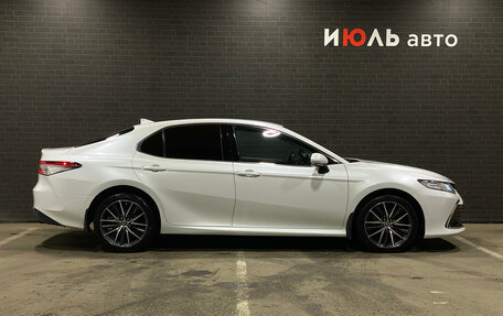 Toyota Camry, 2021 год, 3 150 000 рублей, 4 фотография