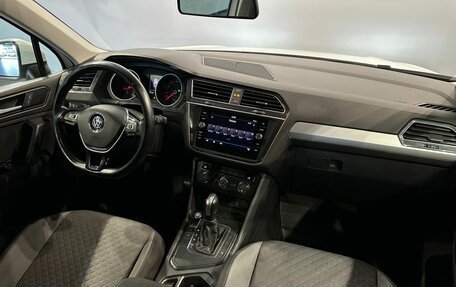 Volkswagen Tiguan II, 2020 год, 2 077 000 рублей, 13 фотография