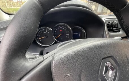 Renault Logan II, 2015 год, 690 000 рублей, 16 фотография