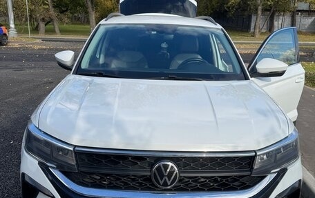 Volkswagen Taos, 2021 год, 2 100 000 рублей, 1 фотография