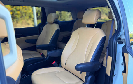 KIA Carnival, 2021 год, 4 100 000 рублей, 10 фотография