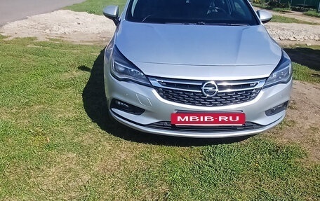 Opel Astra K, 2019 год, 1 400 000 рублей, 7 фотография