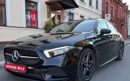 Mercedes-Benz A-Класс, 2019 год, 2 555 000 рублей, 2 фотография