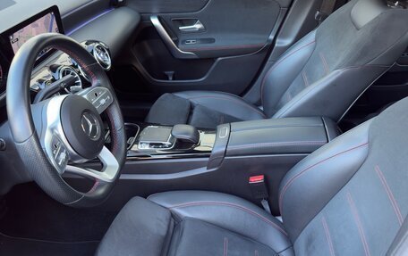 Mercedes-Benz A-Класс, 2019 год, 2 555 000 рублей, 12 фотография