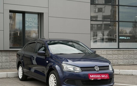 Volkswagen Polo VI (EU Market), 2013 год, 695 000 рублей, 2 фотография