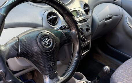 Toyota Yaris I рестайлинг, 2001 год, 160 000 рублей, 11 фотография