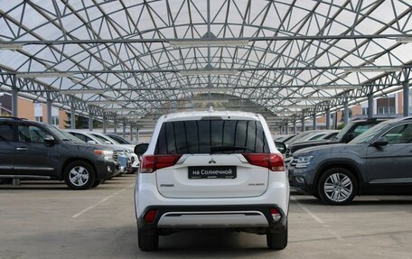 Mitsubishi Outlander III рестайлинг 3, 2019 год, 2 090 000 рублей, 4 фотография