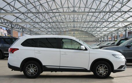 Mitsubishi Outlander III рестайлинг 3, 2019 год, 2 090 000 рублей, 6 фотография