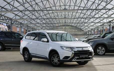 Mitsubishi Outlander III рестайлинг 3, 2019 год, 2 090 000 рублей, 7 фотография