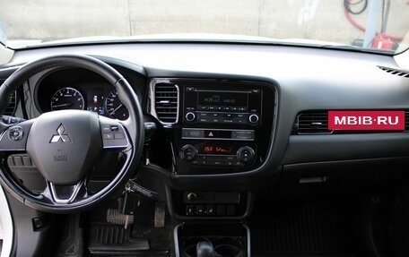 Mitsubishi Outlander III рестайлинг 3, 2019 год, 2 090 000 рублей, 9 фотография