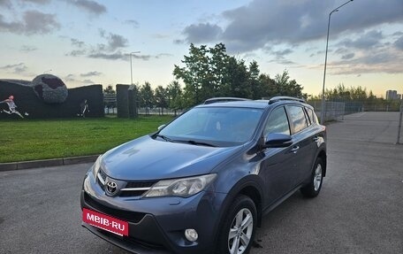 Toyota RAV4, 2013 год, 1 900 000 рублей, 12 фотография