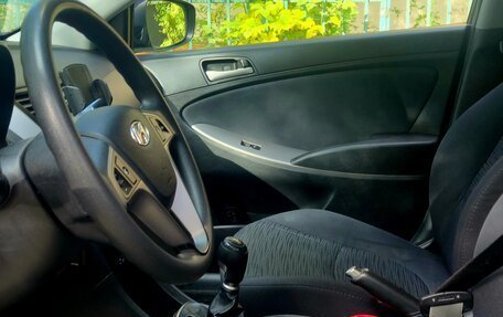 Hyundai Solaris II рестайлинг, 2016 год, 895 000 рублей, 10 фотография