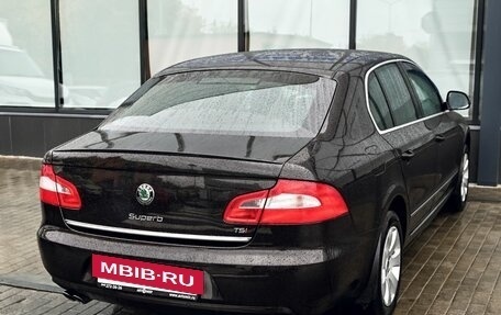 Skoda Superb III рестайлинг, 2012 год, 1 005 000 рублей, 5 фотография