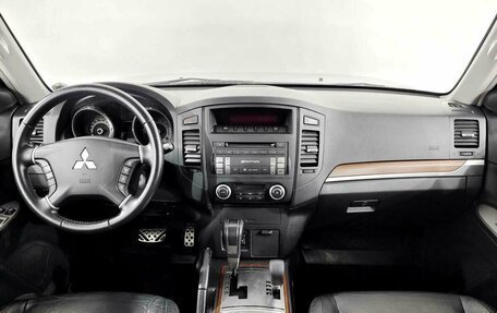 Mitsubishi Pajero IV, 2007 год, 1 950 000 рублей, 5 фотография