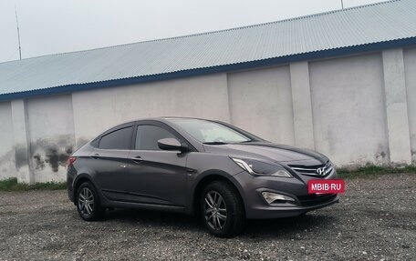 Hyundai Solaris II рестайлинг, 2015 год, 1 100 000 рублей, 2 фотография