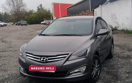 Hyundai Solaris II рестайлинг, 2015 год, 1 100 000 рублей, 11 фотография