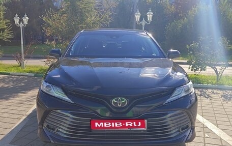 Toyota Camry, 2018 год, 2 700 000 рублей, 1 фотография