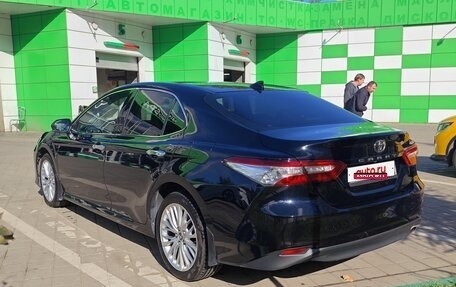 Toyota Camry, 2018 год, 2 700 000 рублей, 4 фотография