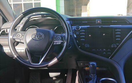 Toyota Camry, 2018 год, 2 700 000 рублей, 15 фотография