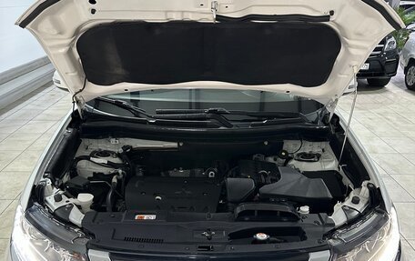 Mitsubishi Outlander III рестайлинг 3, 2021 год, 2 350 000 рублей, 26 фотография