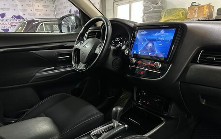 Mitsubishi Outlander III рестайлинг 3, 2021 год, 2 350 000 рублей, 21 фотография