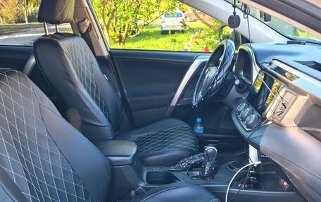 Toyota RAV4, 2014 год, 1 950 000 рублей, 10 фотография