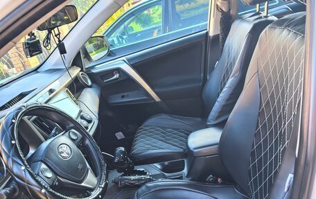 Toyota RAV4, 2014 год, 1 950 000 рублей, 11 фотография