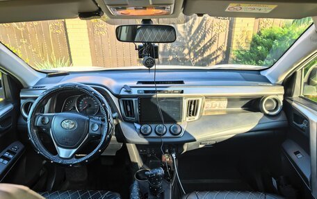 Toyota RAV4, 2014 год, 1 950 000 рублей, 14 фотография
