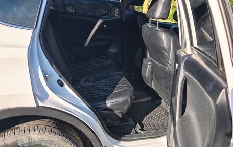Toyota RAV4, 2014 год, 1 950 000 рублей, 20 фотография