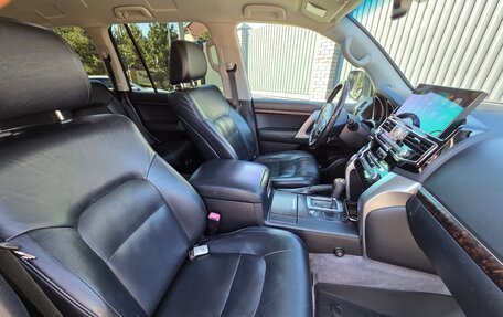 Toyota Land Cruiser 200, 2013 год, 5 000 000 рублей, 6 фотография