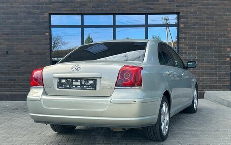 Toyota Avensis III рестайлинг, 2005 год, 690 000 рублей, 5 фотография
