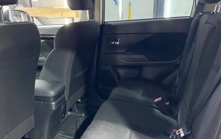 Mitsubishi Outlander III рестайлинг 3, 2019 год, 2 200 000 рублей, 3 фотография