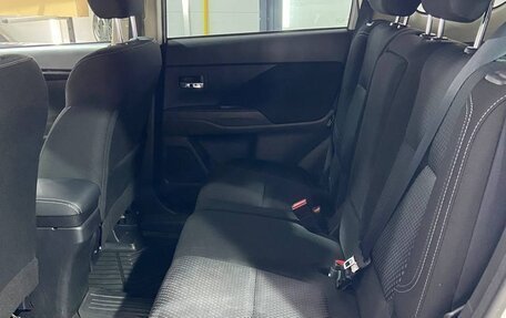 Mitsubishi Outlander III рестайлинг 3, 2019 год, 2 200 000 рублей, 4 фотография