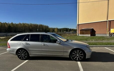 Mercedes-Benz C-Класс, 2005 год, 600 000 рублей, 4 фотография