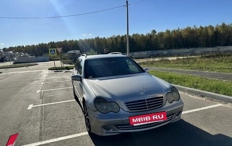Mercedes-Benz C-Класс, 2005 год, 600 000 рублей, 3 фотография