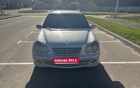 Mercedes-Benz C-Класс, 2005 год, 600 000 рублей, 16 фотография