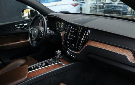 Volvo XC60 II, 2021 год, 4 200 000 рублей, 7 фотография