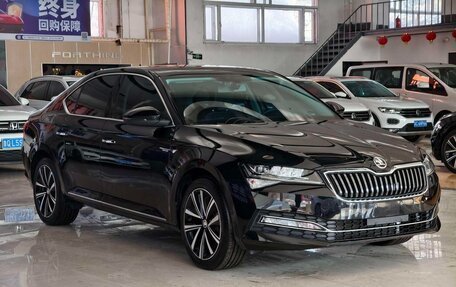 Skoda Superb III рестайлинг, 2023 год, 1 560 000 рублей, 3 фотография