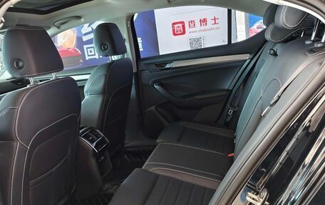 Skoda Superb III рестайлинг, 2023 год, 1 560 000 рублей, 13 фотография