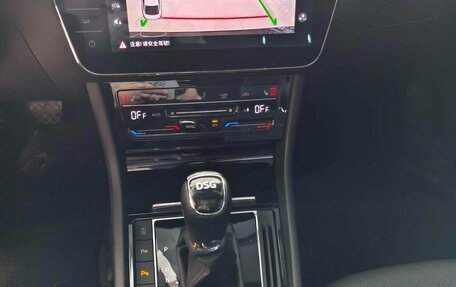 Skoda Superb III рестайлинг, 2023 год, 1 560 000 рублей, 15 фотография