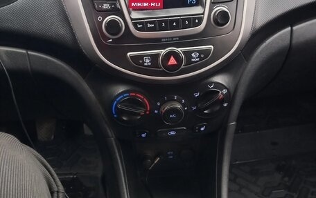 Hyundai Solaris II рестайлинг, 2014 год, 899 999 рублей, 7 фотография