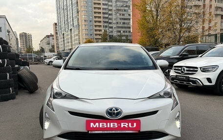 Toyota Prius IV XW50, 2017 год, 1 799 000 рублей, 2 фотография