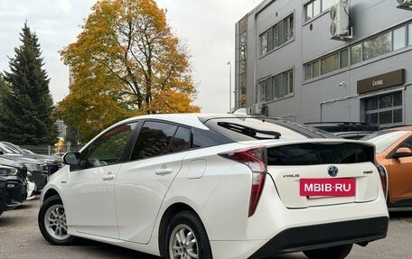 Toyota Prius IV XW50, 2017 год, 1 799 000 рублей, 6 фотография